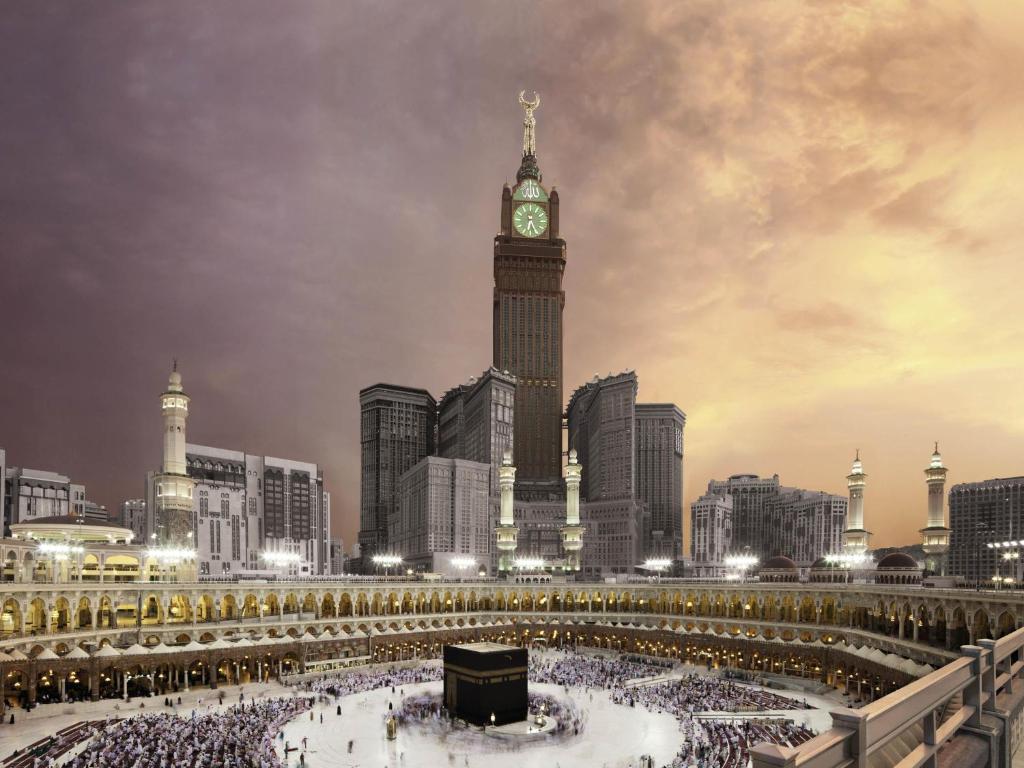 Makkah Clock Royal Tower: Staying Above the Heart of Makkah